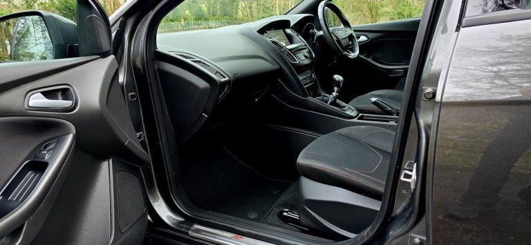 2018 Ford Focus ST Line 140