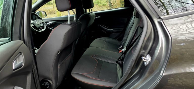 2018 Ford Focus ST Line 140