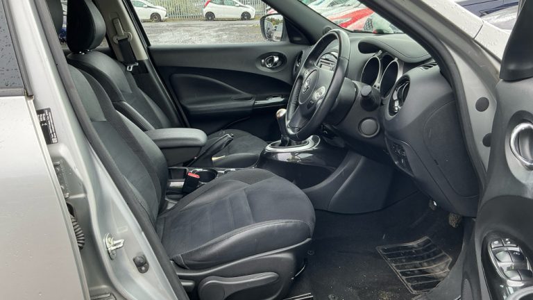 NISSAN JUKE 1.6 BOSE PERSONAL ED. Hatchback