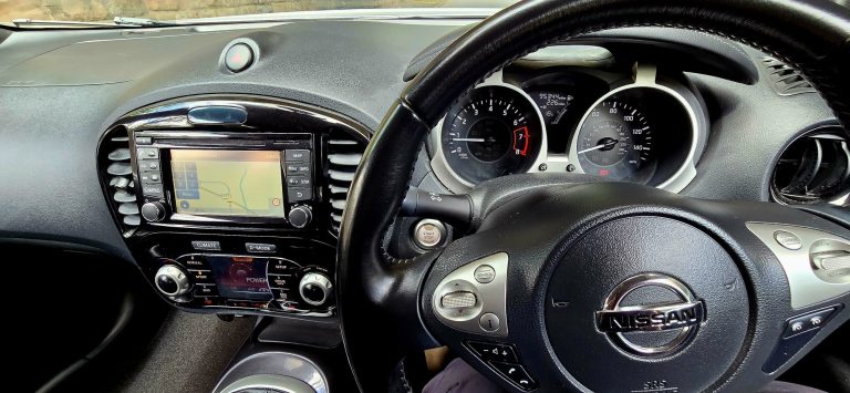 NISSAN JUKE 1.6 BOSE PERSONAL ED. Hatchback