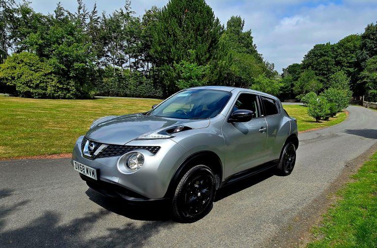 NISSAN JUKE 1.6 BOSE PERSONAL ED. Hatchback